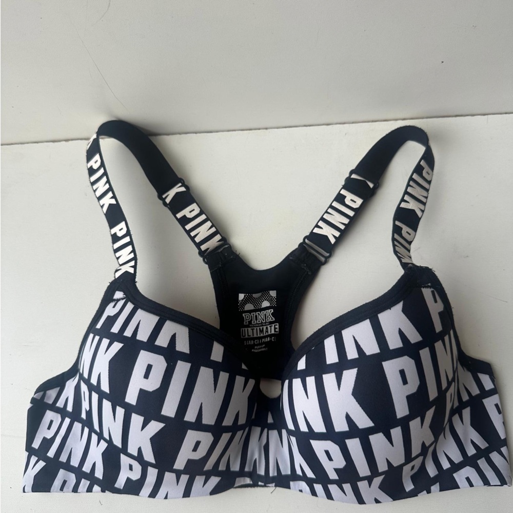 Victoria's Secret PINK Ultimate Push-Up
Logo Print Bra size: Small